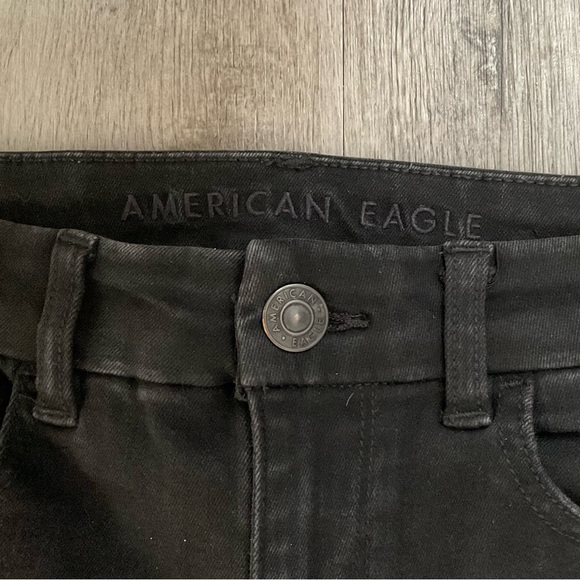 AE Curvy Hi-Rise High-Waisted Black Jegging, Ripped Skinny Fit - Picture 9 of 10